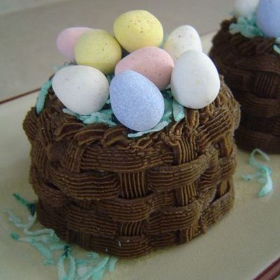 Easter Egg Basket Cupcakes