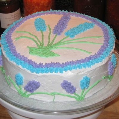 2 Layer Cake With Hyacinth