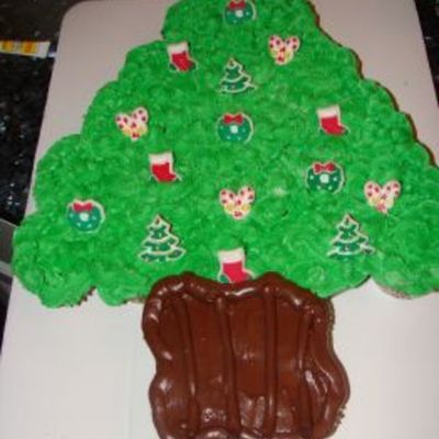 Christmas Tree Cupcake Cake