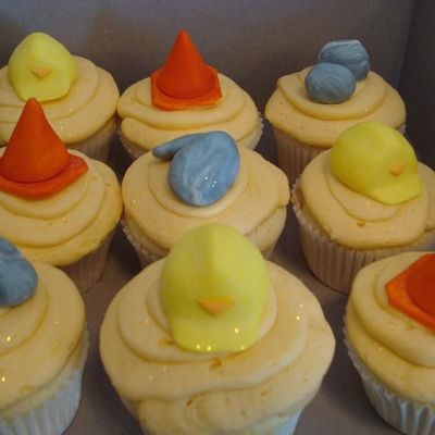 Cupcakes For Digger Cake