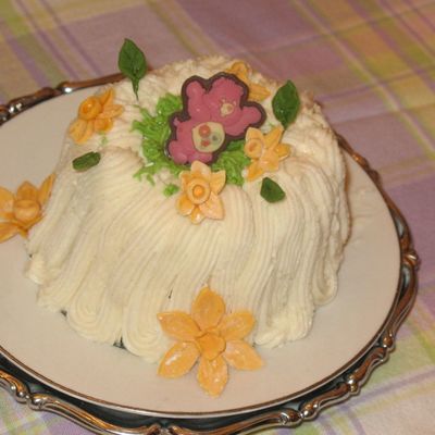 Mini Cake With Care Bear