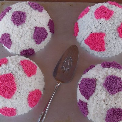 Soccer Ball Cakes
