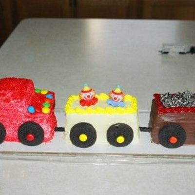 3-D Train Cake - 2Nd Half