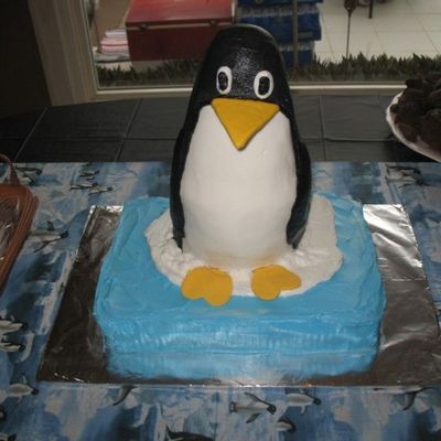 3D Penguin Cake
