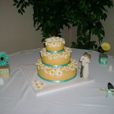 Daisy Wedding Cake