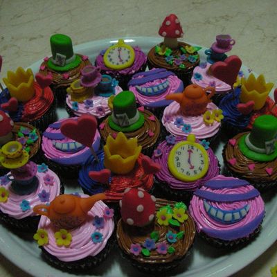 Alice In Wonderland Cuppies