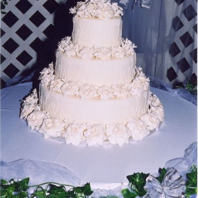Roses Wedding Cake
