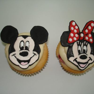 Mickey & Minnie Cupcakes