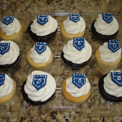 Denim & Diamonds Cupcakes