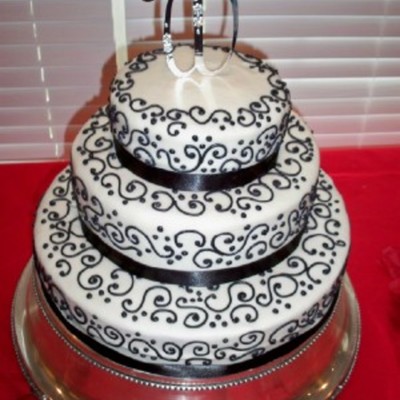 3 Tiered W/black Swirls