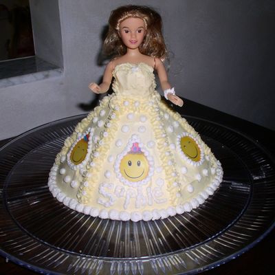 Smiley Face Doll Cake