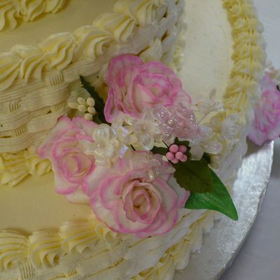 Ladies_Banquet_Cake_And_Flower.jpg