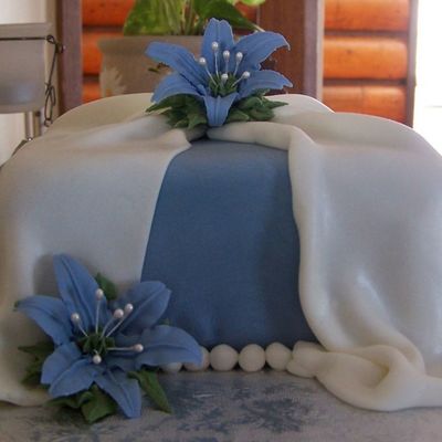 Blue Lily Cake