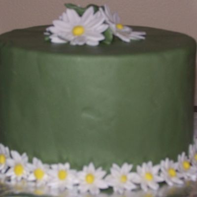Gumpaste Daisiy Cake