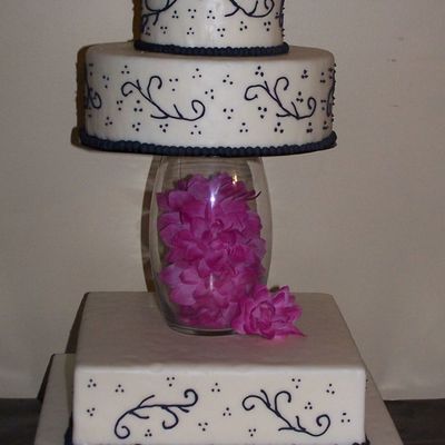 Black And White Wedding Cake Round And Square