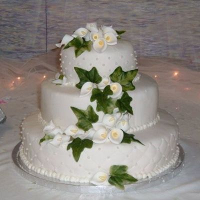 Lily Wedding Cake