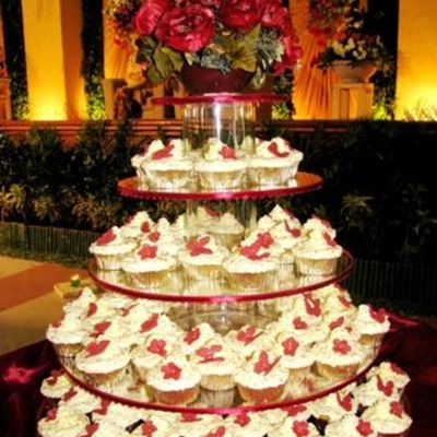 Gold & Burgundy Wedding Cupcake