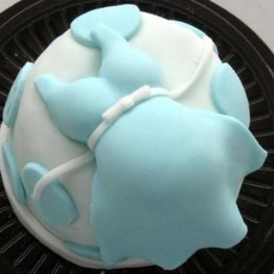 Pregnant Belly Mini Cake