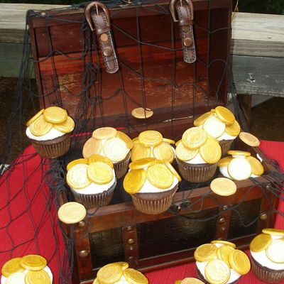 Treasure Chest Cupcakes