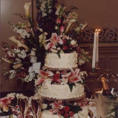 Fresh Flowers Wedding Cake