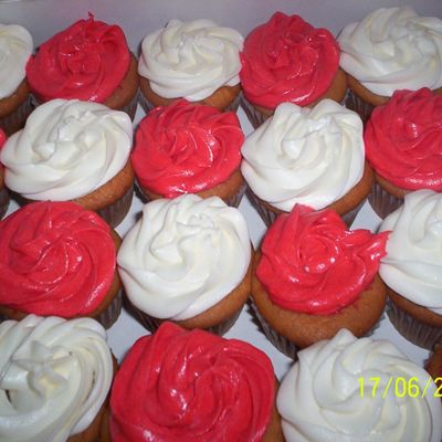 More Cupcakes For Greek Picnic