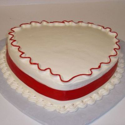 Simple Valentine Cake