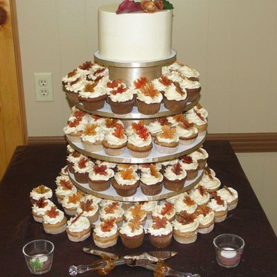 Cupcake Tree With Round Cake Topper