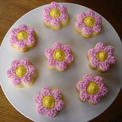 Little Flower Cupcakes
