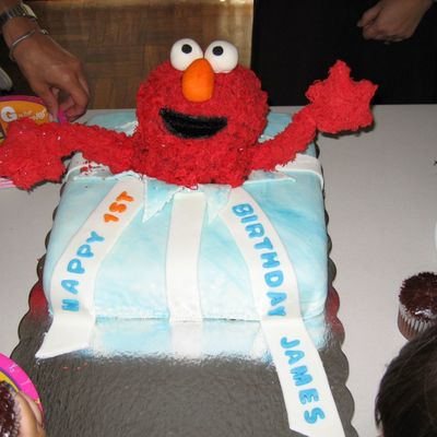 Elmo Present