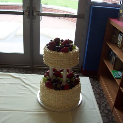 Basket Weave With Fruit