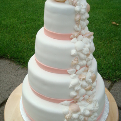 Shells On The Weddingcake