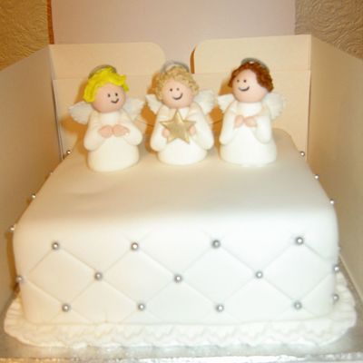 Three Angels Christmas Cake