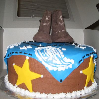 Fondant Decorations With Chocolate Buttercream Frosting