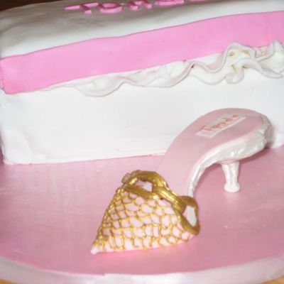Gumpaste Shoe With Shoebox Cake