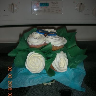 White Rose Cupcake Bouquet