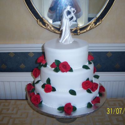 Round Wedding Cake