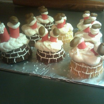 Santa Got Stuck! Cupcakes