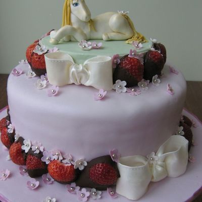 Strawberry Horse-Cake