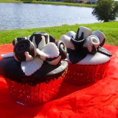 Black, White, And Silver Cupcakes