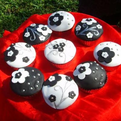 Black, White, And Silver Cupcakes