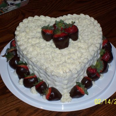Strawberry Cake With Crusting Cream Cheese Icing