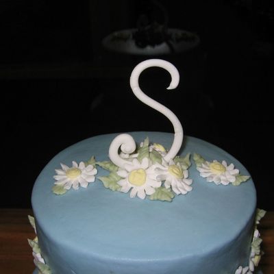 Top Of Daisy Cake
