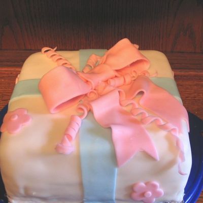 Fondant Pink & Blue Present Cake