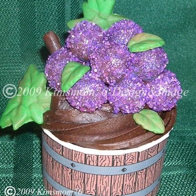 Wine Barrel & Grapes For A Vineyard Wedding