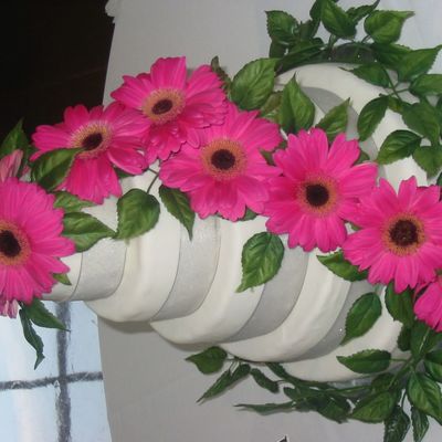 Gerber Daisy Wedding Cake