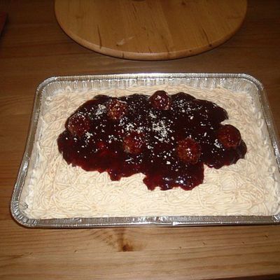 Speghetti And Meatballs Cake