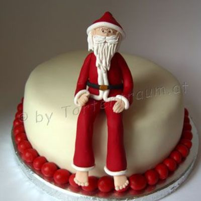 Santa Claus Christmas Cake