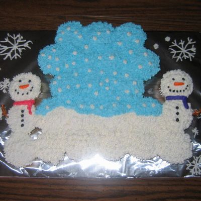 Snowman Cupcake Cake