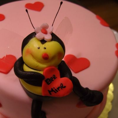 Bee Mine Cake