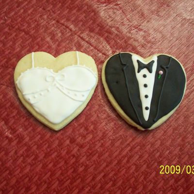 Bride/groom Cookies